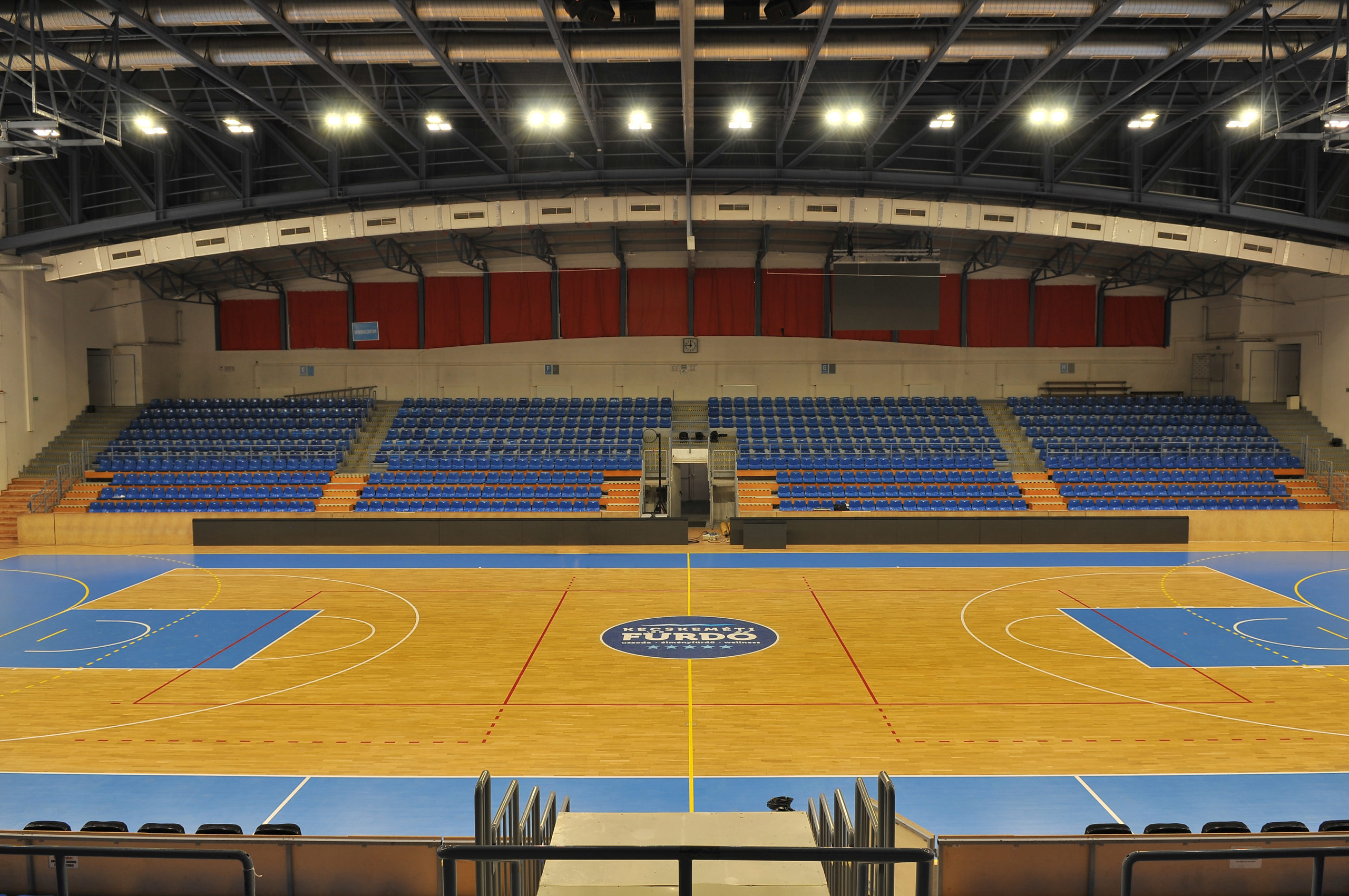 kosarlabda-palyak-megvilagitasa Kosárlabda pálya világítás